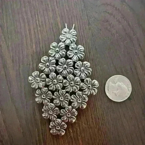 Vintage Hair Barrette with Tiny Floral Design - Picture 3 of 3